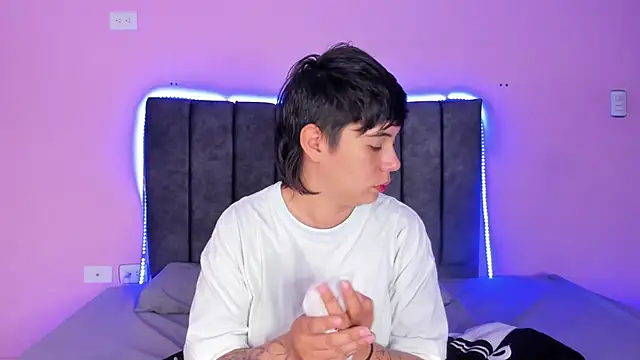 AbbySmiitth  online show from February 2025 12:43:02 PM