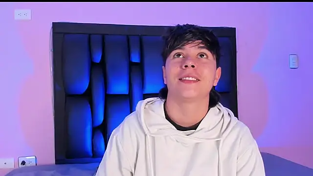 AbbySmiitth  online show from March 2025 12:37:02 PM