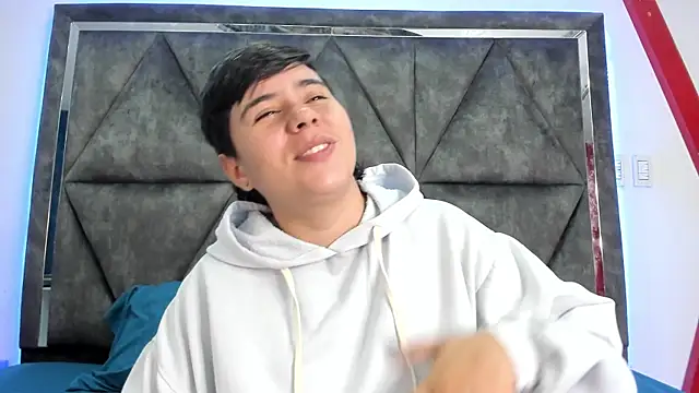 AbbySmiitth  online show from March 2026 10:43:01 PM