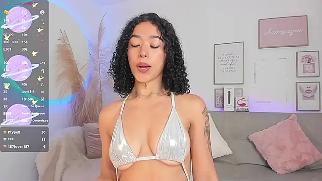 Crystal Dluna online show from March 2025 06:44:02 PM