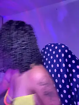 Crystal Dluna online show from September 2025 06:18:02 PM