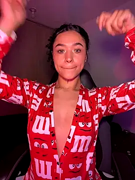 Crystal Dluna online show from October 2025 05:01:01 PM