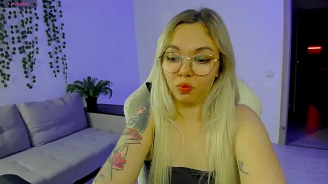 whoa-hoa-hoa-hoa-hoa online show from November 2025 06:59:02 PM