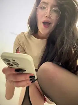 meow girl online show from February 2025 01:19:02 PM