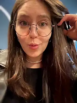 meow girl online show from February 2026 11:09:02 AM