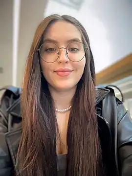 meow girl online show from April 2026 10:05:02 AM