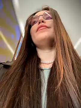 meow girl online show from April 2026 01:38:01 PM