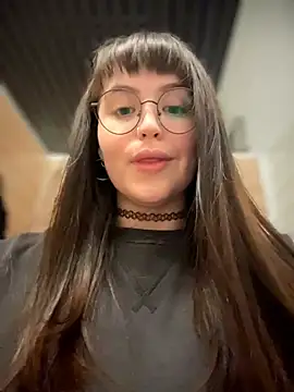 meow girl online show from July 2026 12:12:01 PM