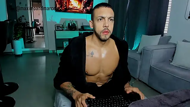 Maximo Marcelo online show from December 2024 03:09:02 PM
