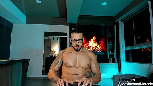 Maximo Marcelo online show from February 2025 02:16:02 AM