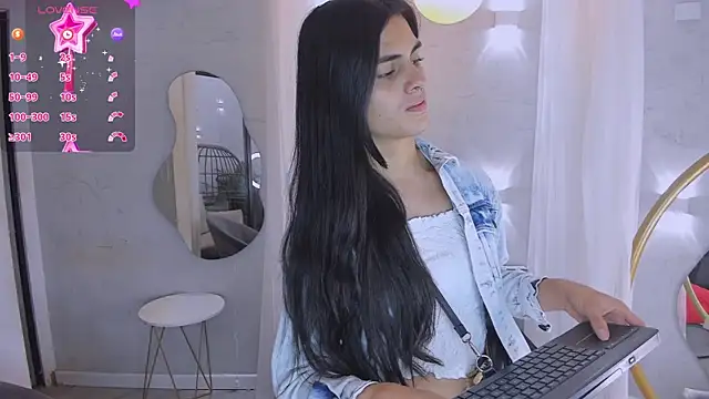 Snapshot of Venusflame__ chatting on March 2025 01:18:02 PM Venusflame online show from March 2025 01:18:02 PM