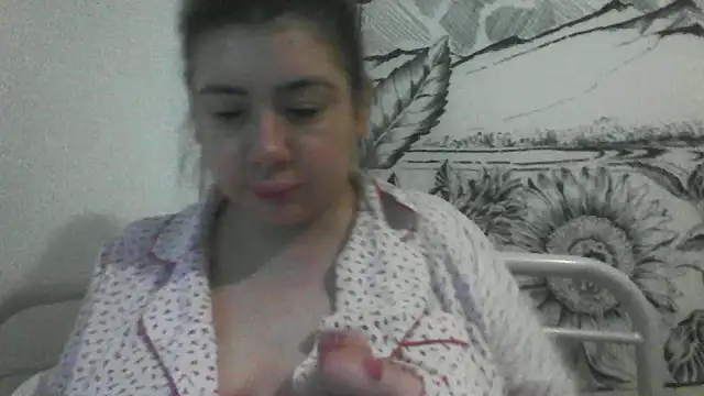 Snapshot of CamilaCherryX chatting on October 2025 05:11:01 PM CamilaCherryX online show from October 2025 05:11:01 PM