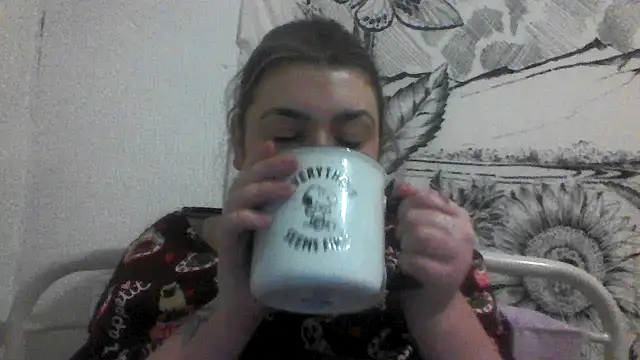 Snapshot of CamilaCherryX chatting on November 2025 07:10:01 PM CamilaCherryX online show from November 2025 07:10:01 PM