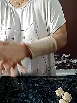 milf-kaira online show from January 2025 03:29:02 AM