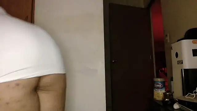 Snapshot of DirtyDi97 chatting on September 2025 03:43:02 AM DirtyDi97 online show from September 2025 03:43:02 AM