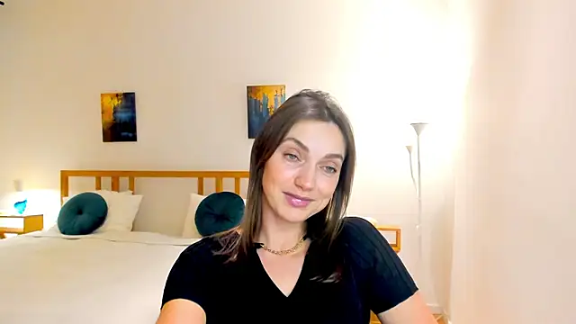 Snapshot of LovelyeeMia chatting on December 2024 04:42:01 PM LovelyeeMia online show from December 2024 04:42:01 PM