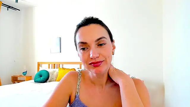 Snapshot of LovelyeeMia chatting on December 2024 11:17:01 AM LovelyeeMia online show from December 2024 11:17:01 AM