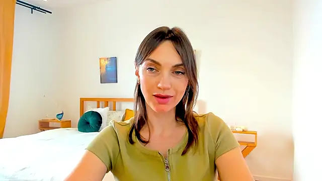 Snapshot of LovelyeeMia chatting on December 2024 09:14:02 AM LovelyeeMia online show from December 2024 09:14:02 AM