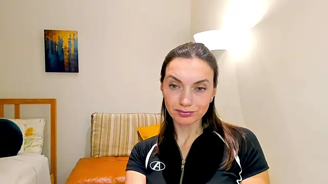 Snapshot of LovelyeeMia chatting on December 2024 05:51:02 PM LovelyeeMia online show from December 2024 05:51:02 PM