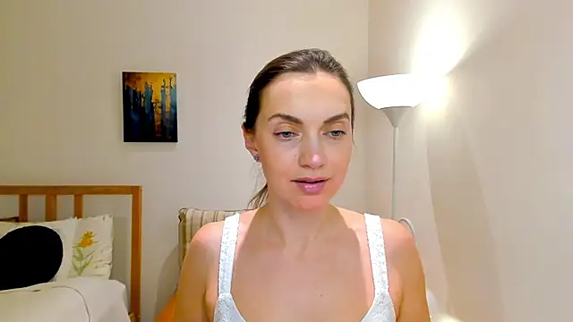 Snapshot of LovelyeeMia chatting on December 2024 01:42:02 PM LovelyeeMia online show from December 2024 01:42:02 PM