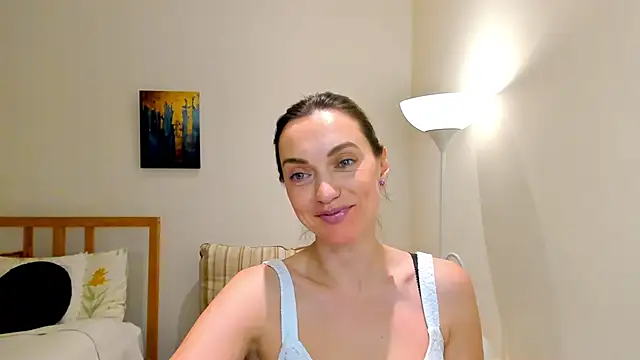 Snapshot of LovelyeeMia chatting on December 2024 04:46:02 PM LovelyeeMia online show from December 2024 04:46:02 PM