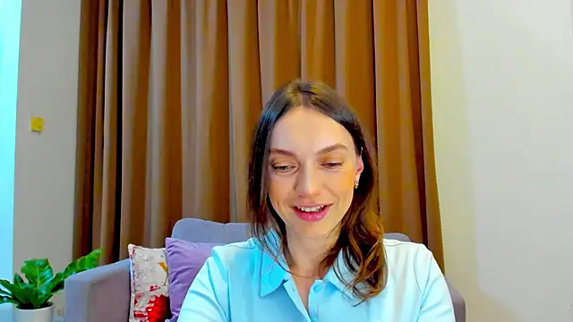 Snapshot of LovelyeeMia chatting on October 2025 12:03:02 PM LovelyeeMia online show from October 2025 12:03:02 PM