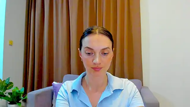 Snapshot of LovelyeeMia chatting on October 2025 12:08:02 PM LovelyeeMia online show from October 2025 12:08:02 PM