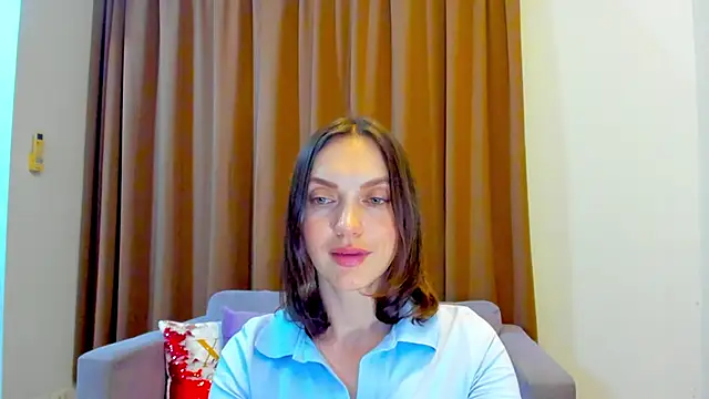 Snapshot of LovelyeeMia chatting on October 2025 11:22:01 AM LovelyeeMia online show from October 2025 11:22:01 AM