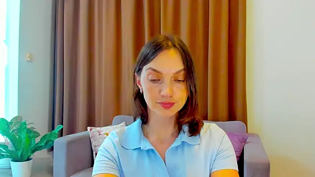 Snapshot of LovelyeeMia chatting on November 2025 08:02:02 AM LovelyeeMia online show from November 2025 08:02:02 AM