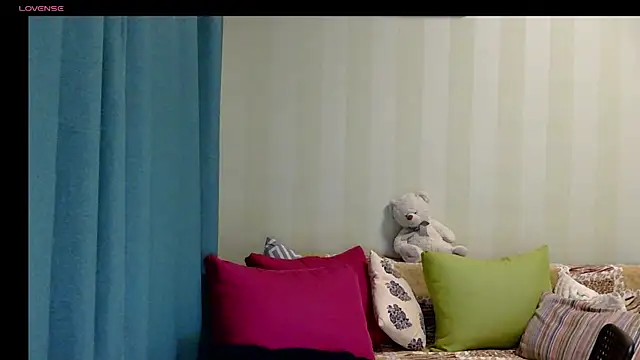 Snapshot of LilyXSky chatting on November 2025 04:31:02 PM LilyXSky online show from November 2025 04:31:02 PM