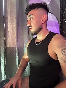 Snapshot of Zionmattis chatting on March 2026 10:05:01 PM Zionmattis online show from March 2026 10:05:01 PM