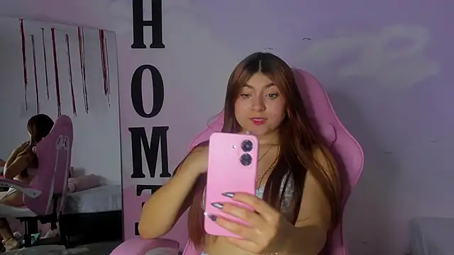 Snapshot of carolayrosse chatting on March 2025 07:43:02 AM carolayrosse online show from March 2025 07:43:02 AM