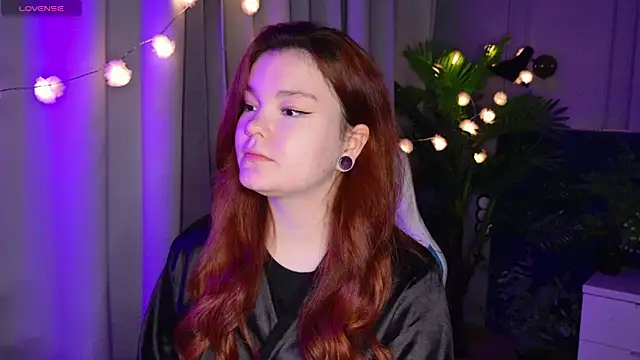 Snapshot of EnnySunrise chatting on September 2025 06:52:02 PM EnnySunrise online show from September 2025 06:52:02 PM