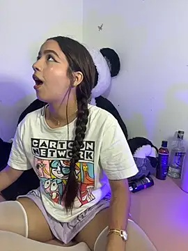 Snapshot of IamSteph13 chatting on October 2025 04:02:01 AM IamSteph13 online show from October 2025 04:02:01 AM