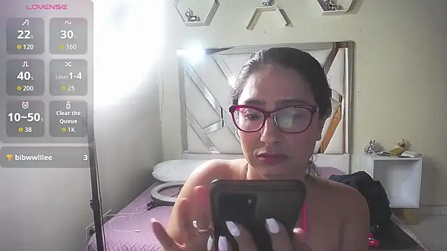 marilynetthan online show from April 2026 02:18:02 PM