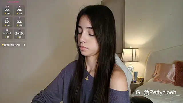 Snapshot of PettyCloeh chatting on December 2025 10:15:01 PM PettyCloeh online show from December 2025 10:15:01 PM