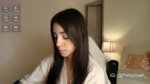 Snapshot of PettyCloeh chatting on December 2025 09:46:02 PM PettyCloeh online show from December 2025 09:46:02 PM