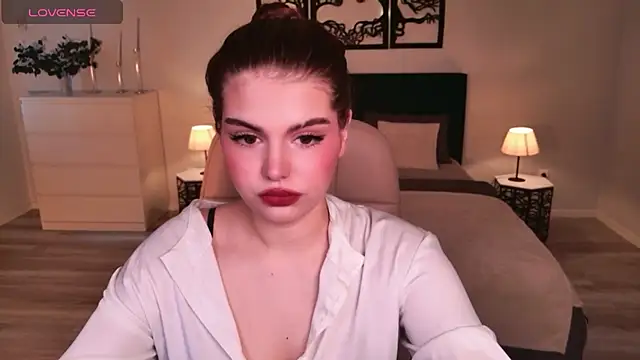 Snapshot of AdeliaKiss chatting on March 2026 04:46:01 AM AdeliaKiss online show from March 2026 04:46:01 AM