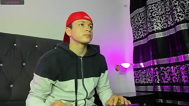 Angel Cuervo online show from March 2025 12:33:02 PM