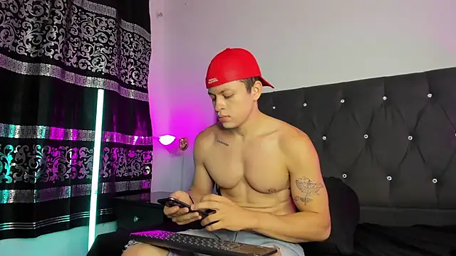 Angel Cuervo online show from March 2025 12:37:01 PM