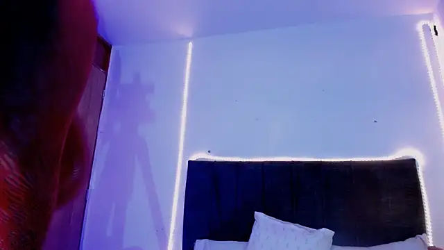 Nicol Love0 online show from June 2026 03:17:01 PM