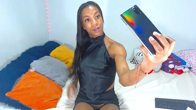 Snapshot of JessicaEbony chatting on January 2025 02:18:02 AM JessicaEbony online show from January 2025 02:18:02 AM