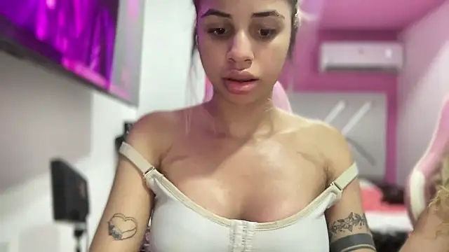 Snapshot of Susandolls chatting on January 2026 03:48:02 PM Susandolls online show from January 2026 03:48:02 PM