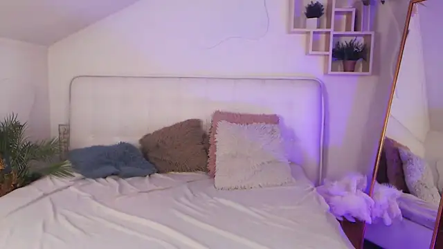 Snapshot of AuroraAksnesss chatting on March 2025 06:12:02 PM AuroraAksnesss online show from March 2025 06:12:02 PM