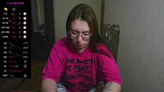 Snapshot of Chloe_strip chatting on October 2025 06:41:01 PM Chloe strip online show from October 2025 06:41:01 PM