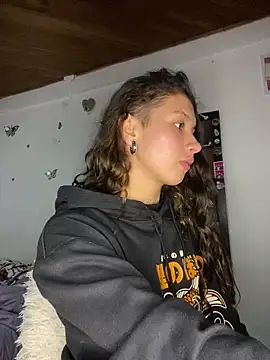 Andi9  online show from March 2025 02:05:02 AM