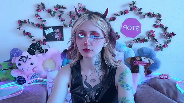 Snapshot of _Devill_Baby chatting on May 2026 01:56:01 AM Devill Baby online show from May 2026 01:56:01 AM