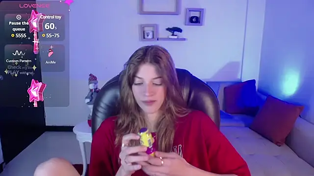 Snapshot of Nora_Vennucci chatting on December 2024 07:00:02 PM Nora Vennucci online show from December 2024 07:00:02 PM