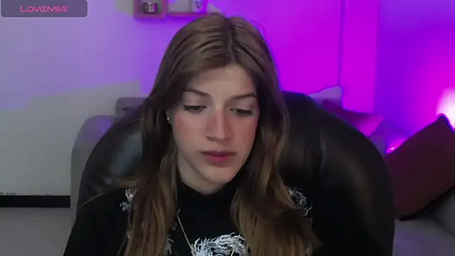 Snapshot of Nora_Vennucci chatting on February 2025 07:44:02 PM Nora Vennucci online show from February 2025 07:44:02 PM