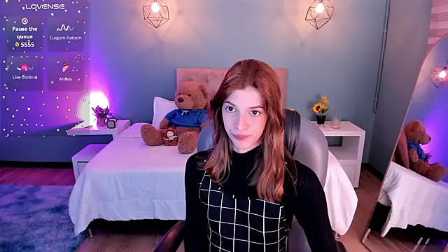 Snapshot of Nora_Vennucci chatting on September 2025 08:09:01 PM Nora Vennucci online show from September 2025 08:09:01 PM